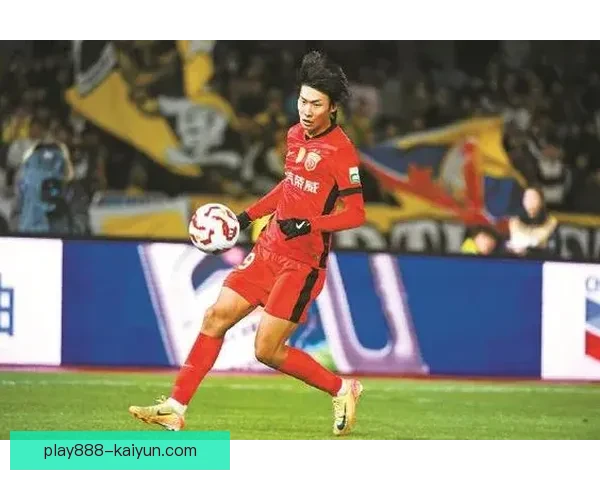 中超球星风采：新赛季明星球员表现亮眼，备受关注