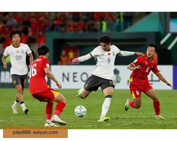 卡马文加在近期关键比赛中的表现稳健，助力球队争夺重要胜利。